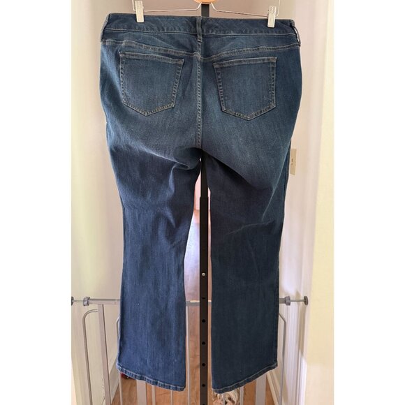 EUC Torrid Womens Relaxed Bootcut Distressed Jeans  Dark Wash Cotton Blend - Picture 2 of 7